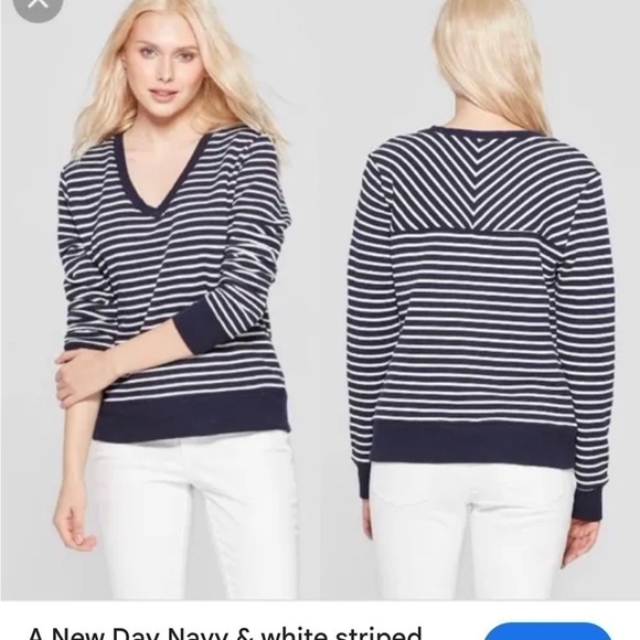 EUC A New Day Women’s Striped V-Neck All-Season Sweater - Navy/Cream Large - Picture 1 of 5